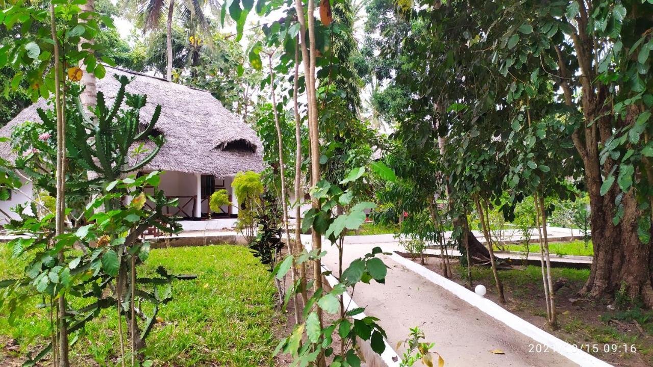Menai Bay Beach Bungalows Unguja Ukuu Екстер'єр фото
