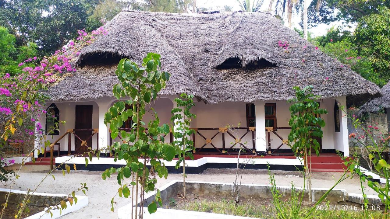 Menai Bay Beach Bungalows Unguja Ukuu Екстер'єр фото