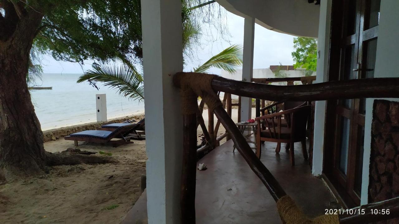 Menai Bay Beach Bungalows Unguja Ukuu Екстер'єр фото