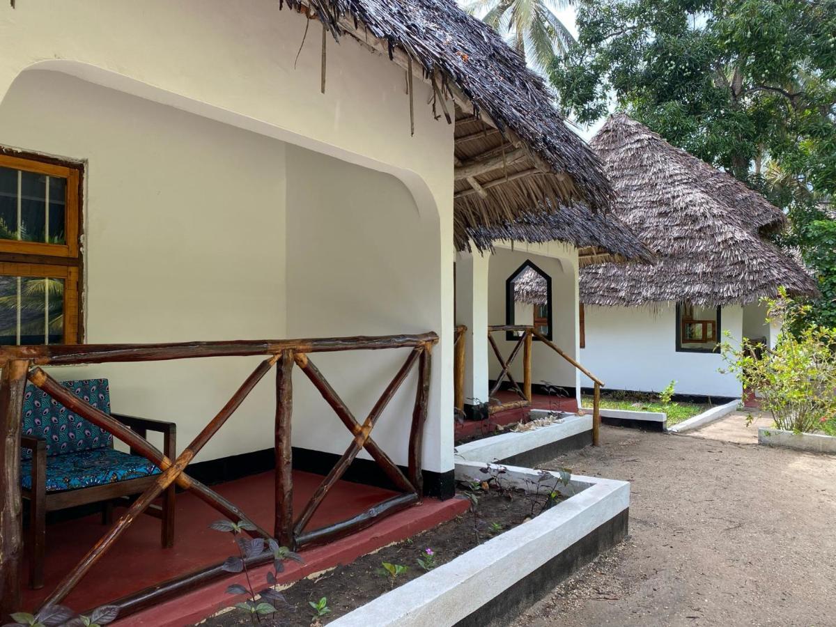 Menai Bay Beach Bungalows Unguja Ukuu Екстер'єр фото
