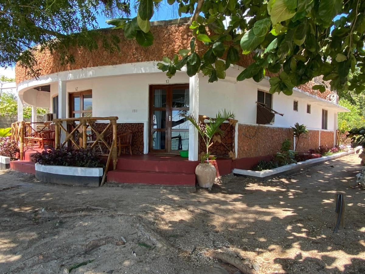 Menai Bay Beach Bungalows Unguja Ukuu Екстер'єр фото