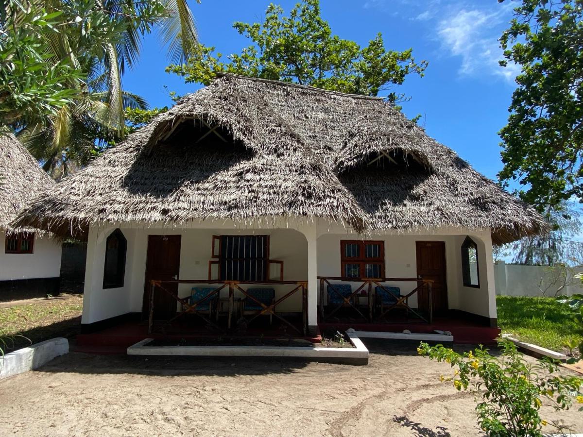 Menai Bay Beach Bungalows Unguja Ukuu Екстер'єр фото
