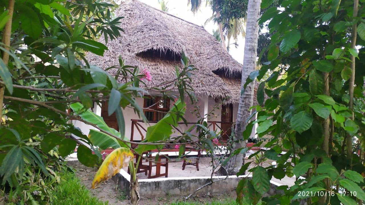 Menai Bay Beach Bungalows Unguja Ukuu Екстер'єр фото