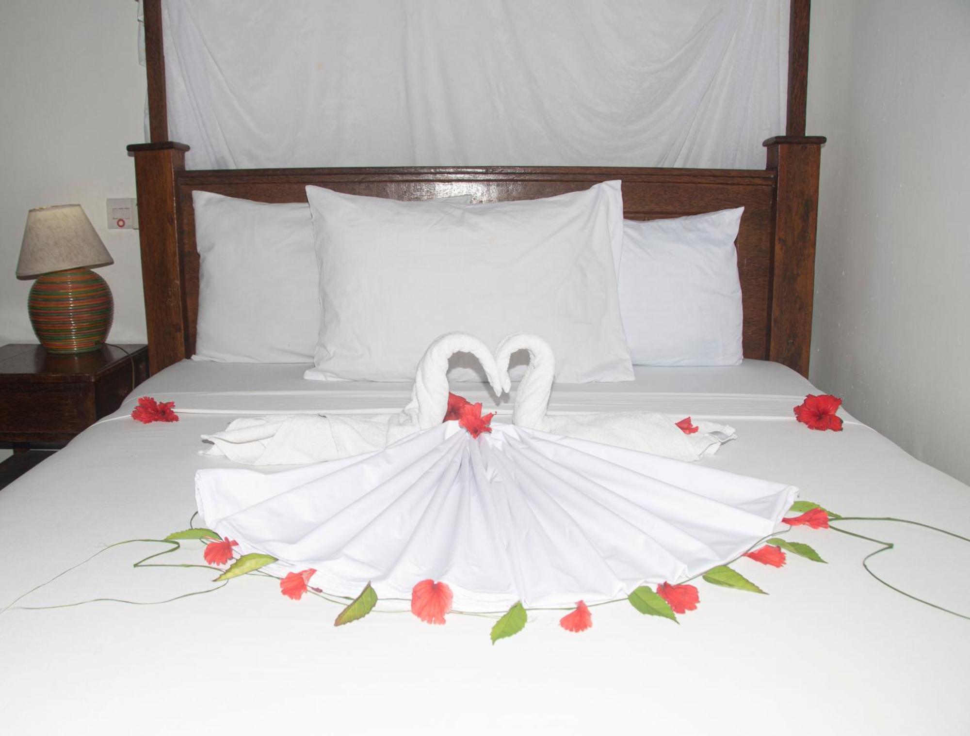 Menai Bay Beach Bungalows Unguja Ukuu Екстер'єр фото