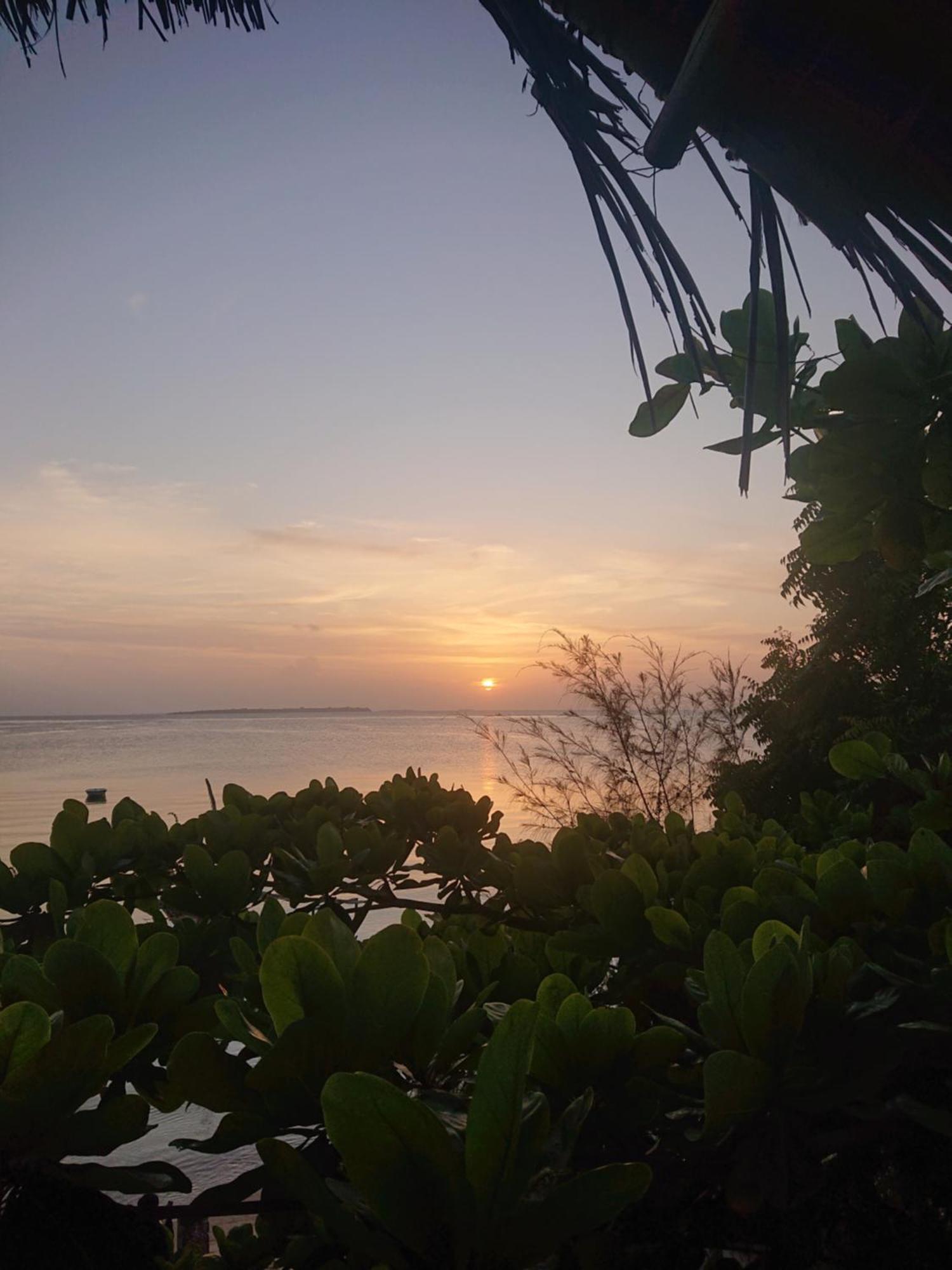 Menai Bay Beach Bungalows Unguja Ukuu Номер фото
