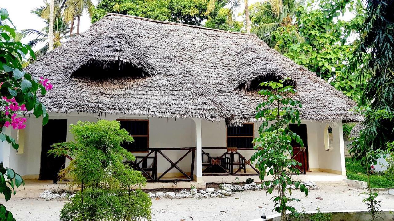 Menai Bay Beach Bungalows Unguja Ukuu Екстер'єр фото